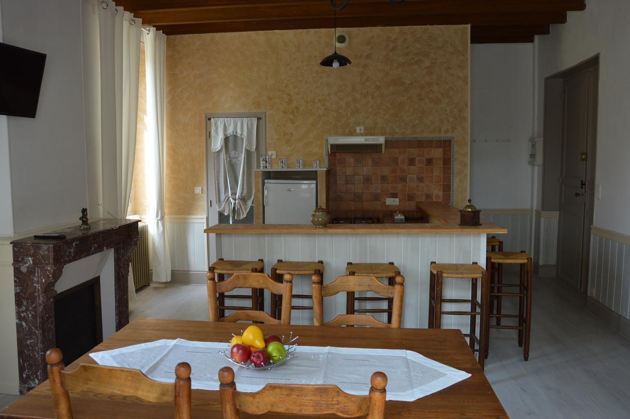 Bed and Breakfast Logis Des Bessons à Migron Extérieur photo